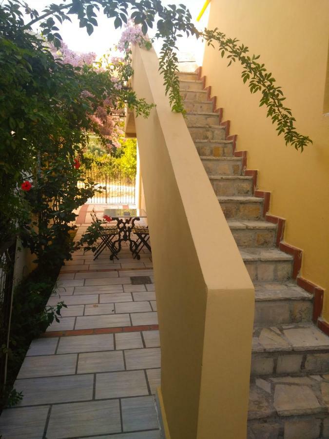 House With Garden Near The Sea Lägenhet Agia Efimia Exteriör bild